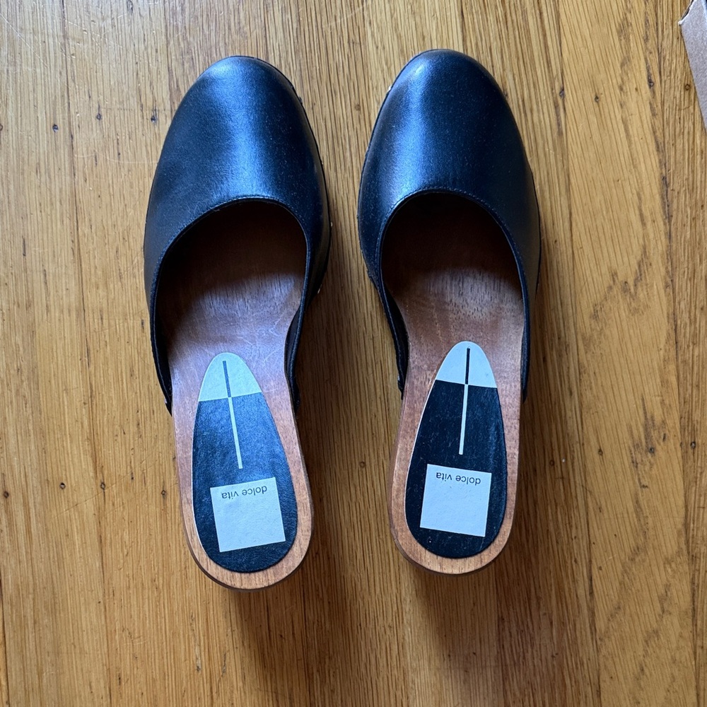 Dolce Vita Camyn Black Leather Slip-On Mules with Wood-Look Insole